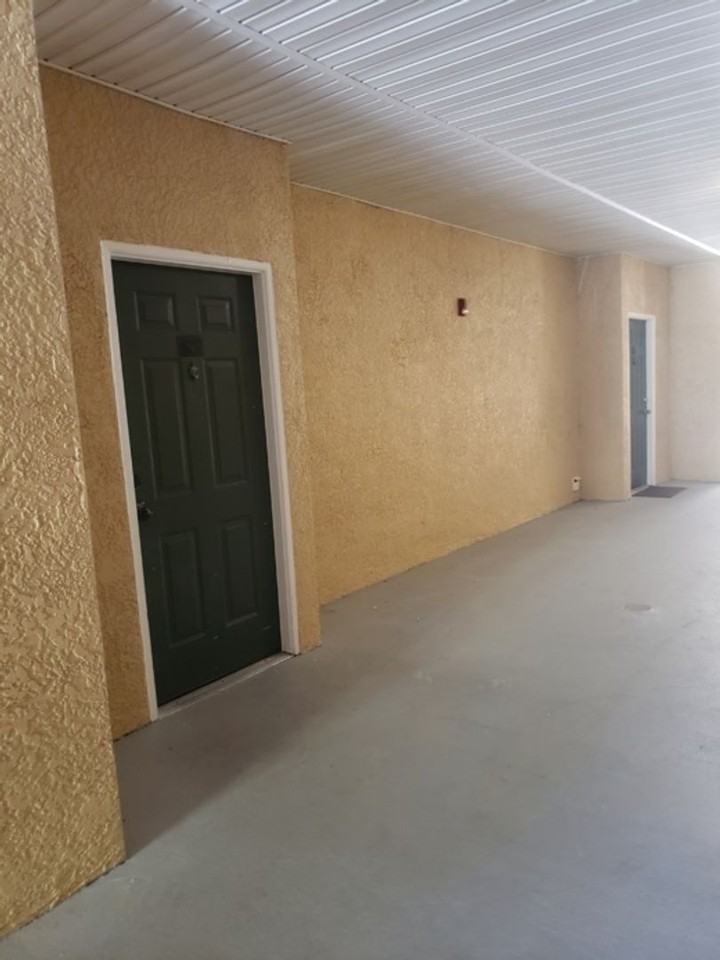 18001 Richmond Place Dr #836 - Photo 2 of 22