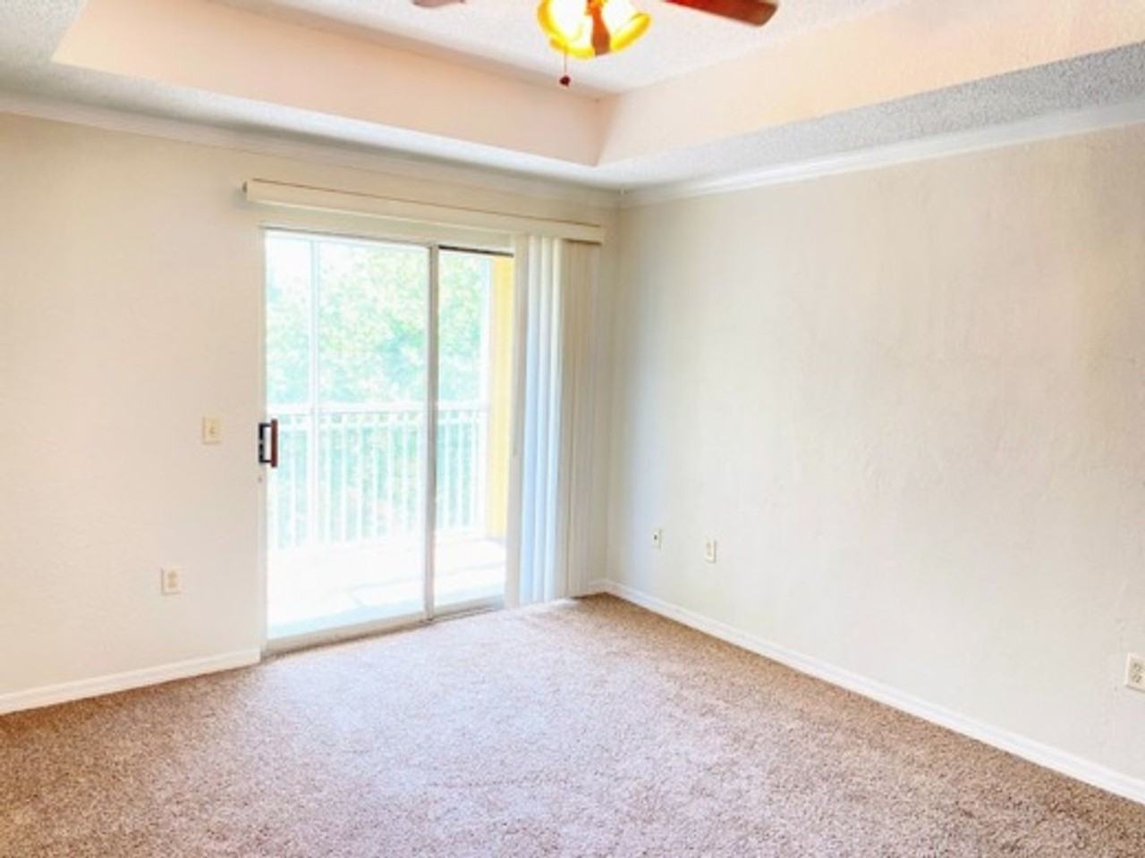 18001 Richmond Place Dr #836 - Photo 3 of 22