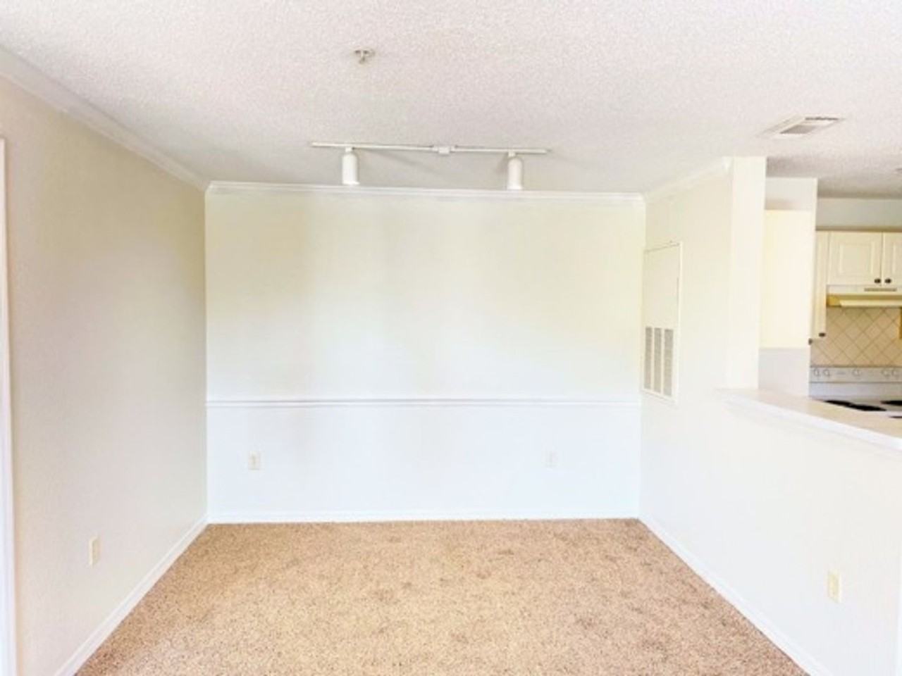 18001 Richmond Place Dr #836 - Photo 4 of 22