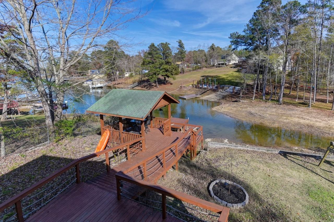 1277 Holiday Haven Ln - Photo 3 of 50