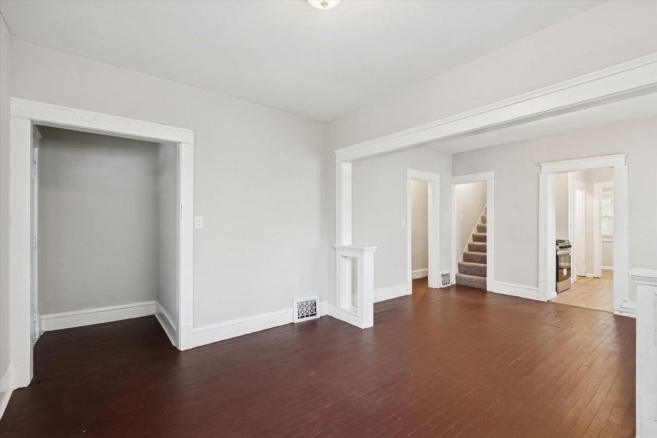 2302 Saratoga Ave - Photo 4 of 27