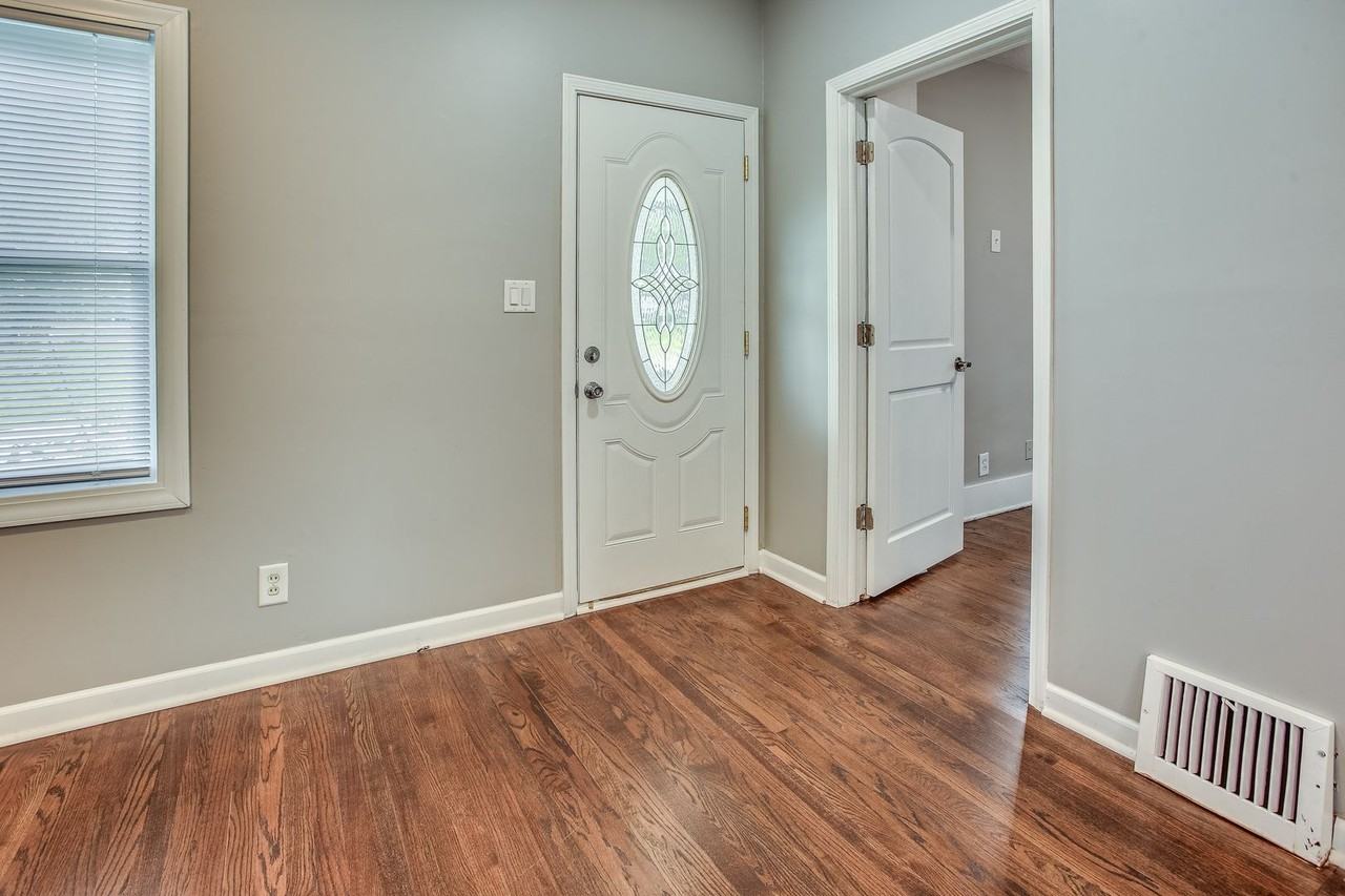 1823 S 60th St - Photo 5 of 24