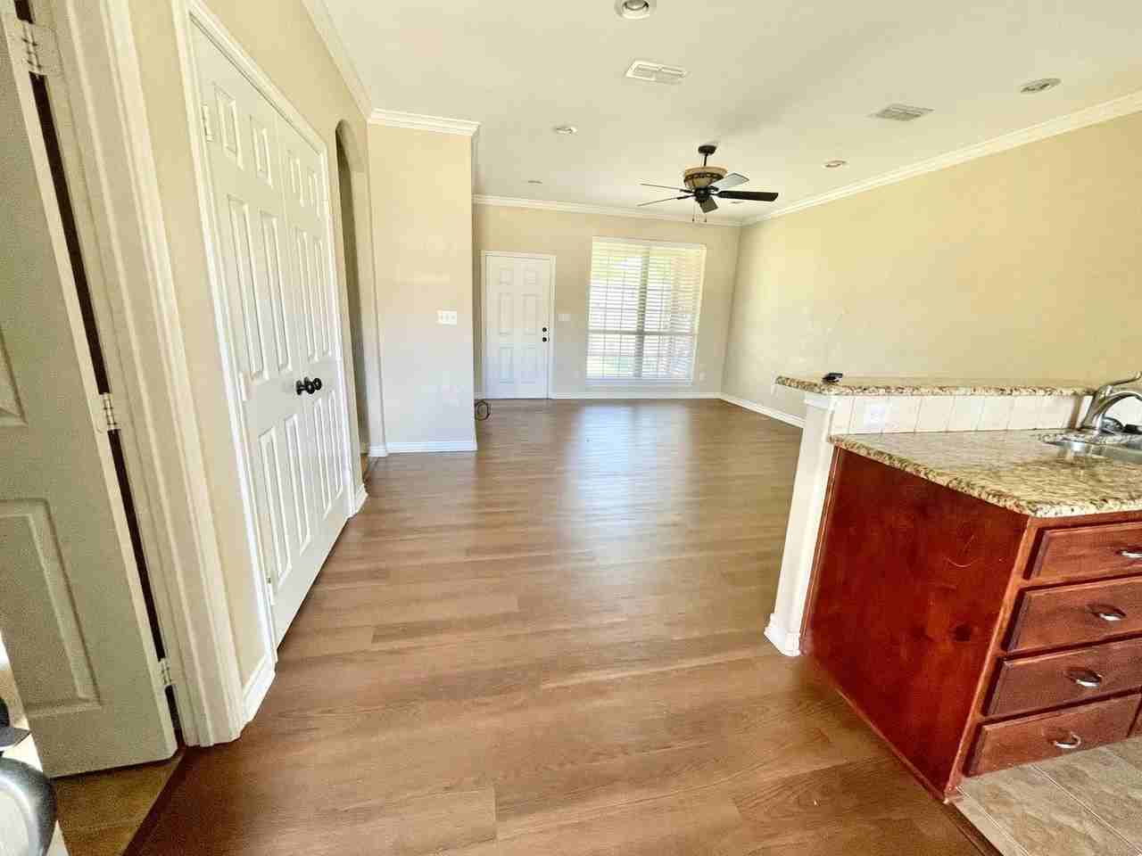 104 Letha Ct - Photo 3 of 19