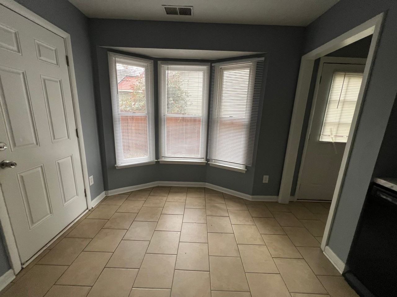 6670 Winchester Street - Photo 5 of 12