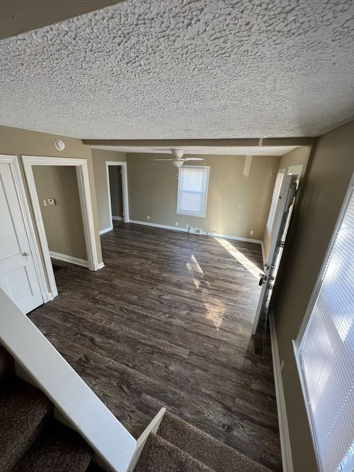 4106 S 1st St - Photo 3 of 12