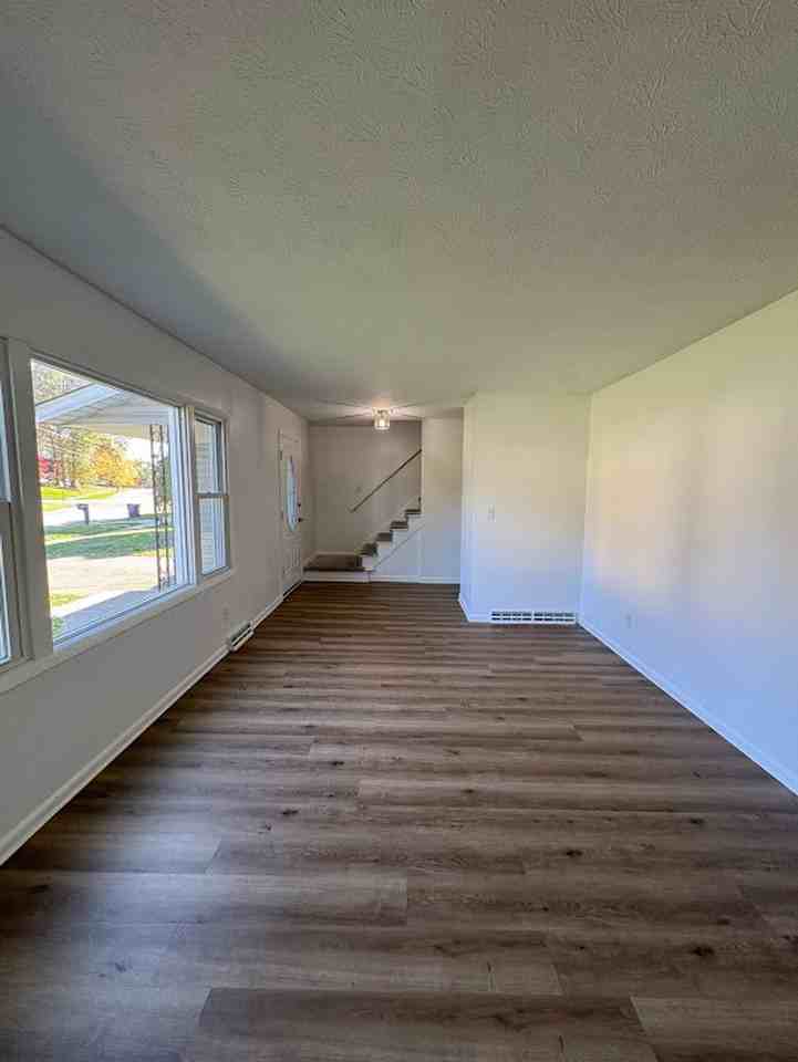 432 Tammery Dr - Photo 2 of 24