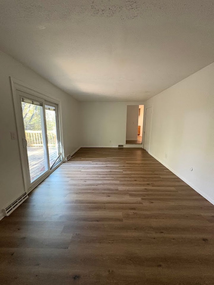 432 Tammery Dr - Photo 3 of 24