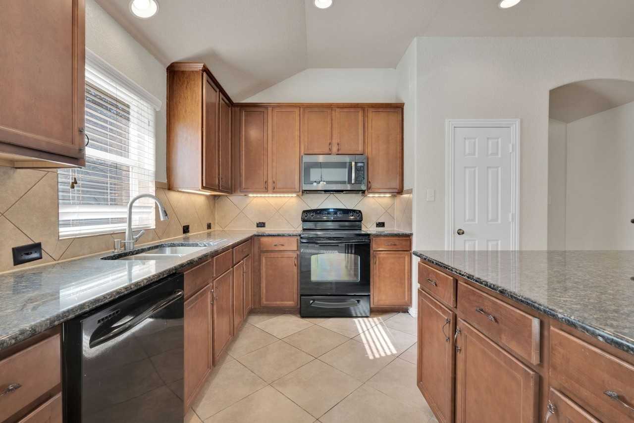 930 Bar Z Ranch - Photo 6 of 20