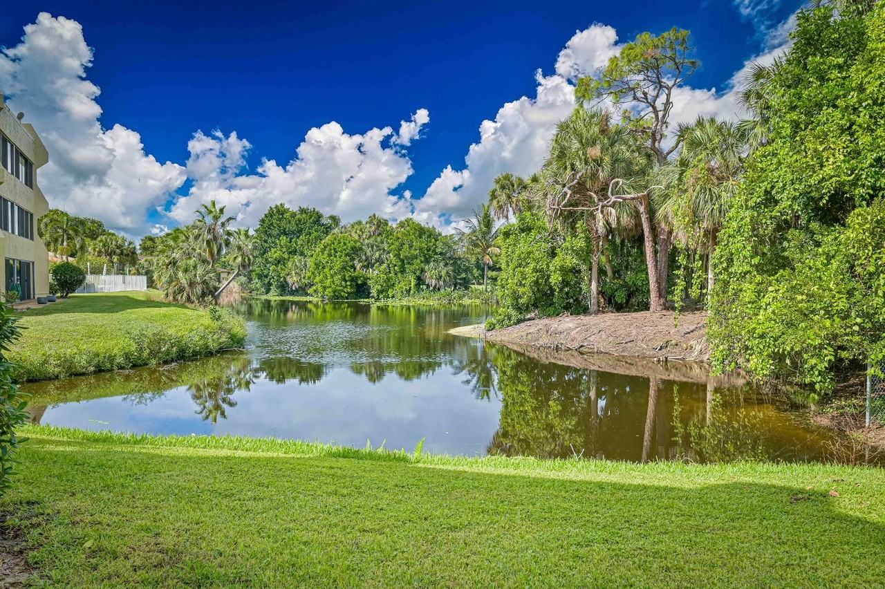 975 Palm View Drive #101 - Photo 3 of 26