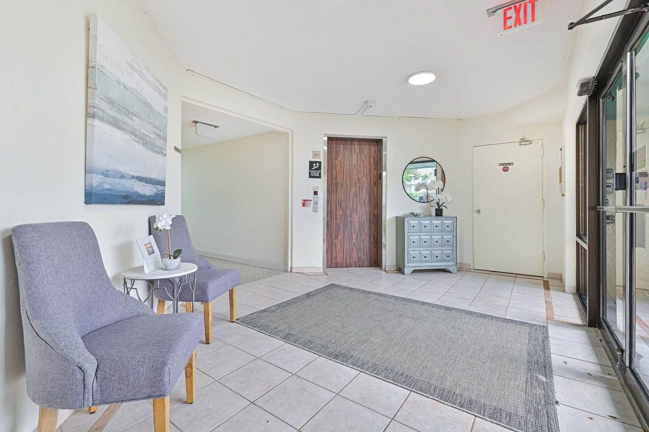 975 Palm View Drive #101 - Photo 4 of 26