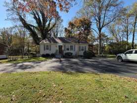 1036 Oakmont Cir - Photo 1 of 1