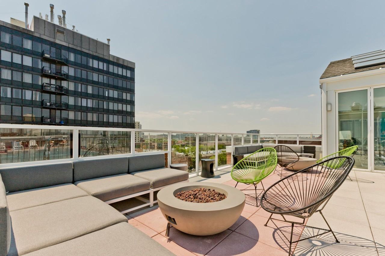 1325 N Wells Apartments - Photo 2 of 27