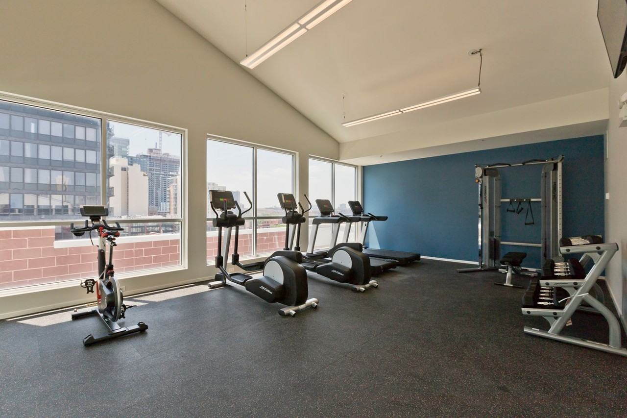 1325 N Wells Apartments - Photo 7 of 27