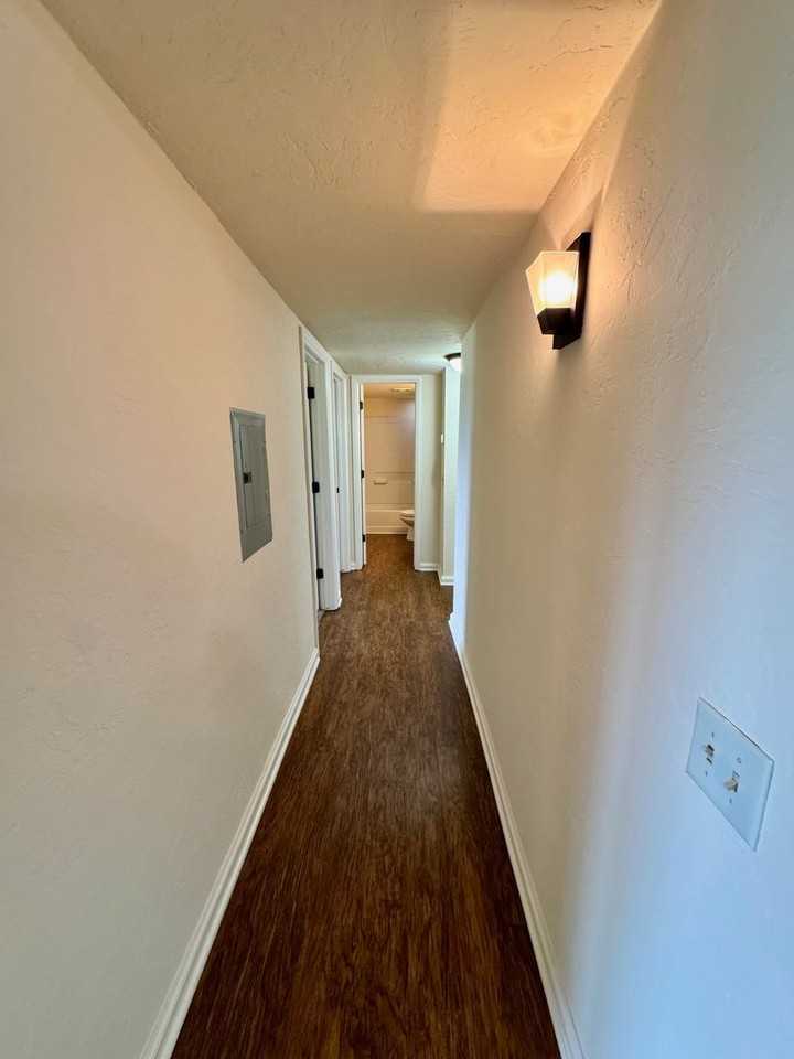 Renaissance Park Apartments - Photo 5 of 34