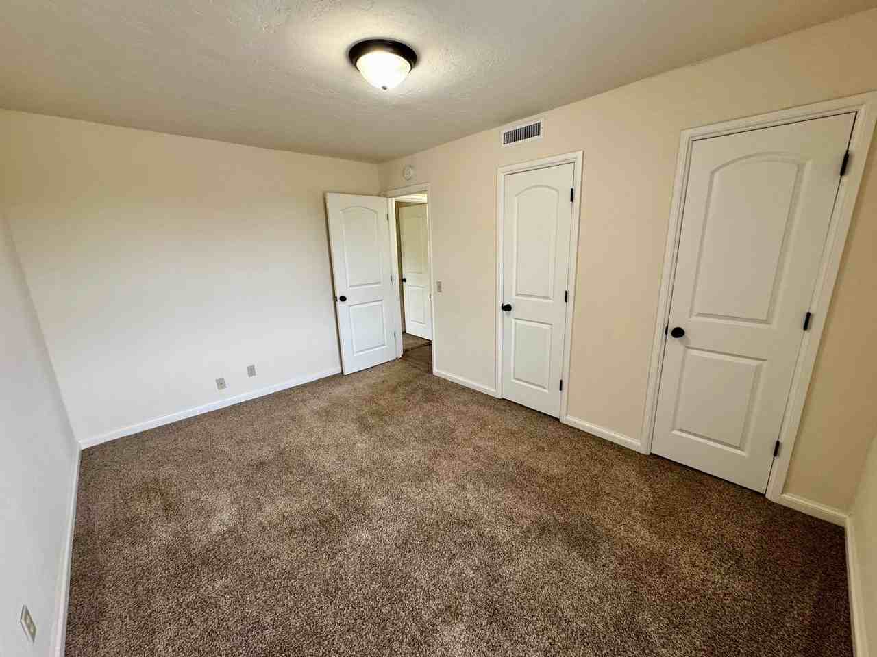 Renaissance Park Apartments - Photo 7 of 34