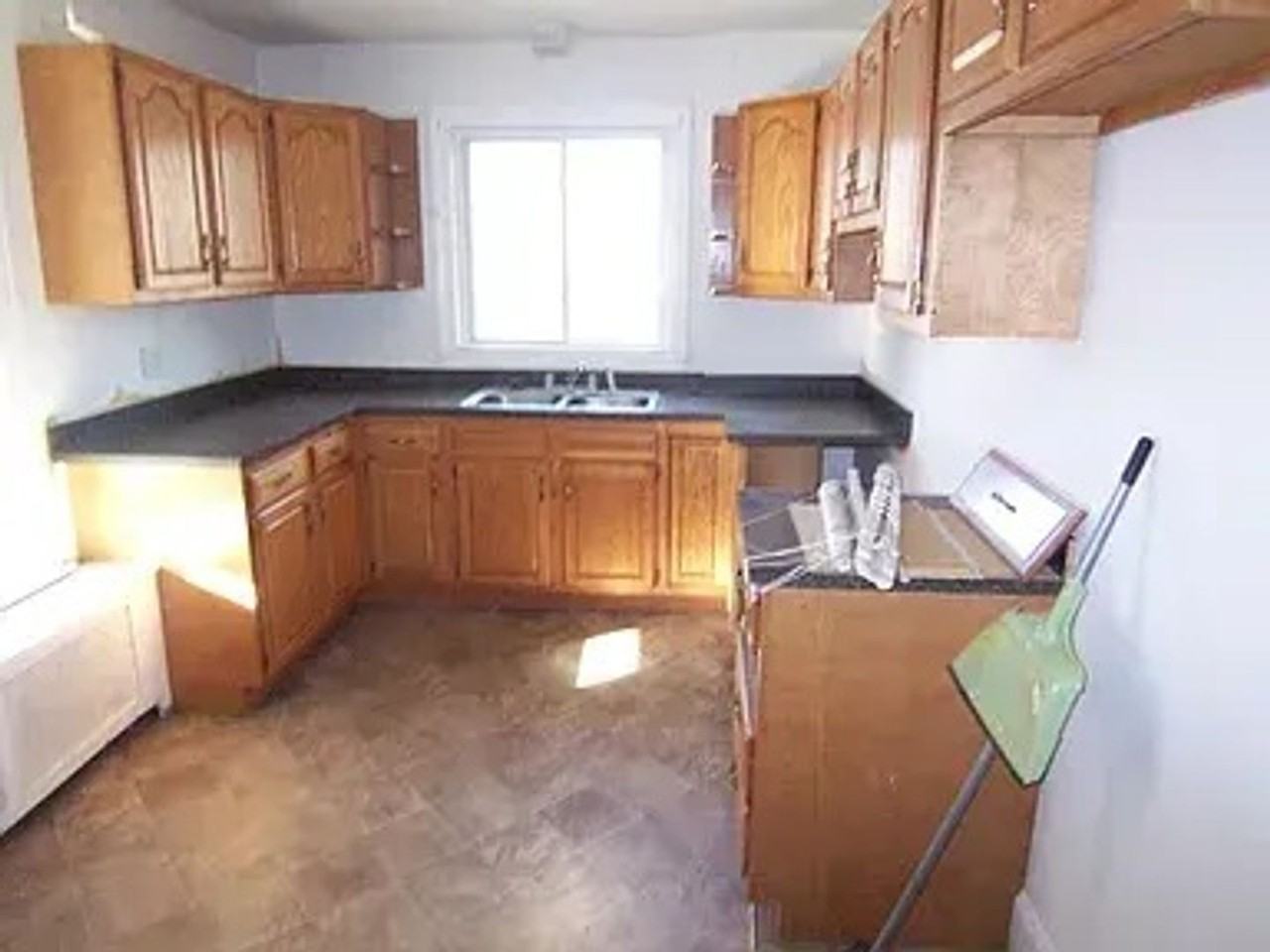 719 Elmira St - Photo 5 of 17