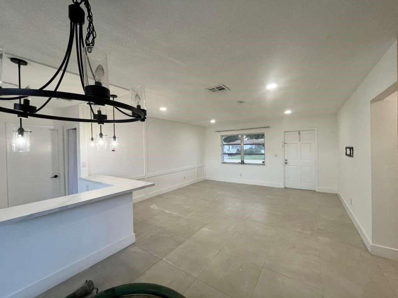 3508 Nw 23rd St - Photo 3 of 11