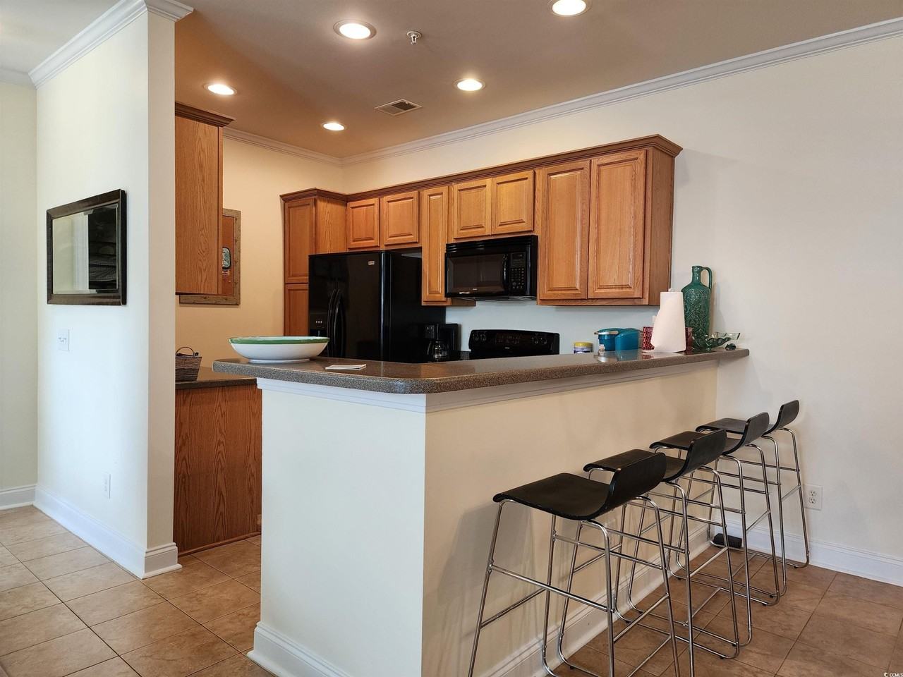 60 Crane Dr Unit F - Photo 7 of 21