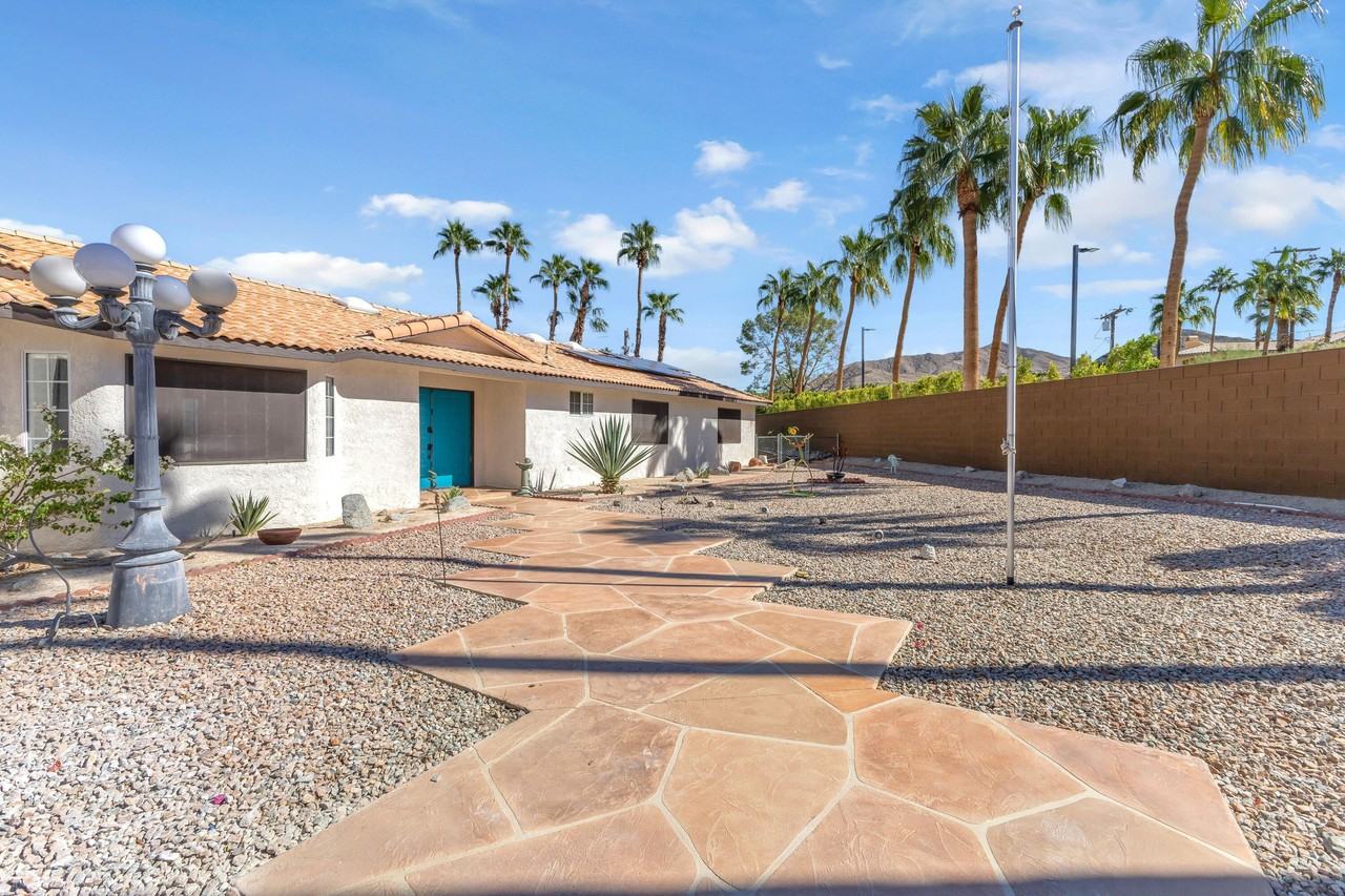 39124 Channel Dr - Photo 6 of 50