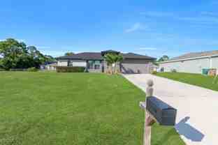 919 Ne 35th Ln - Photo 1 of 1