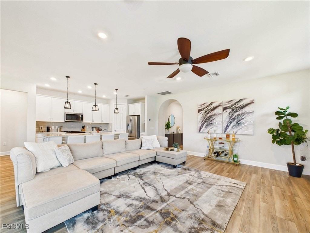 19563 Utopia Ln - Photo 3 of 27