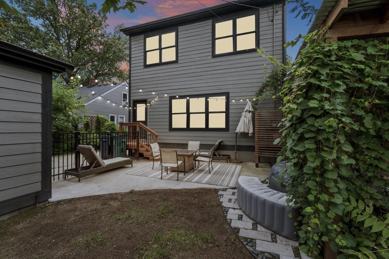 718 North Alexander Avenue - Photo 3 of 50