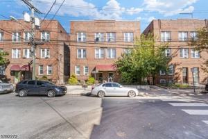 featured image of 250 Clendenny Ave #4