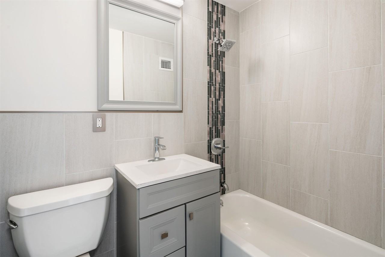 135 Montgomery St #10E - Photo 5 of 7