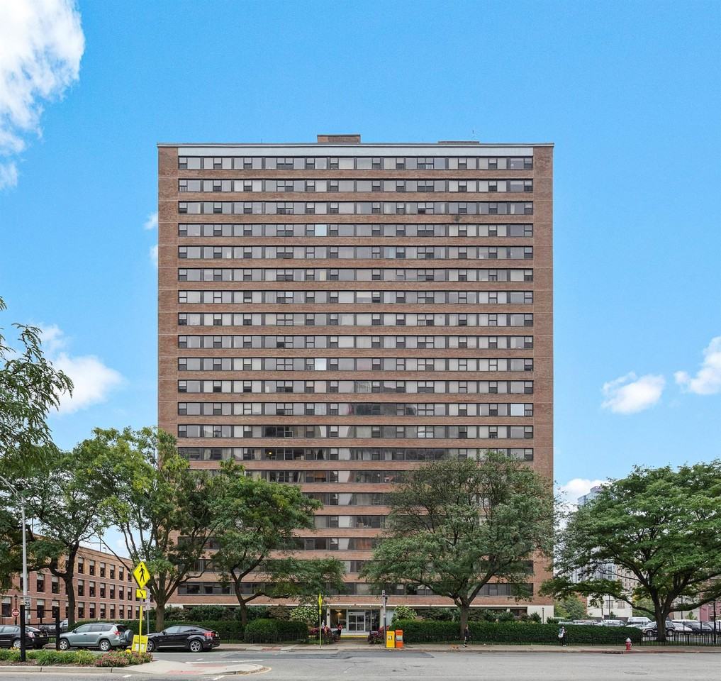 135 Montgomery St #10E - Photo 7 of 7