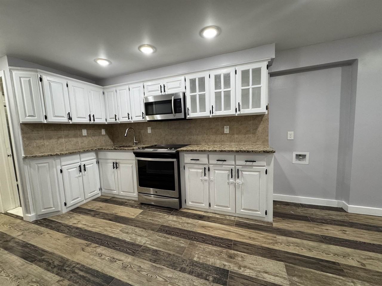 102 Old Bergen Rd #1R - Photo 2 of 14