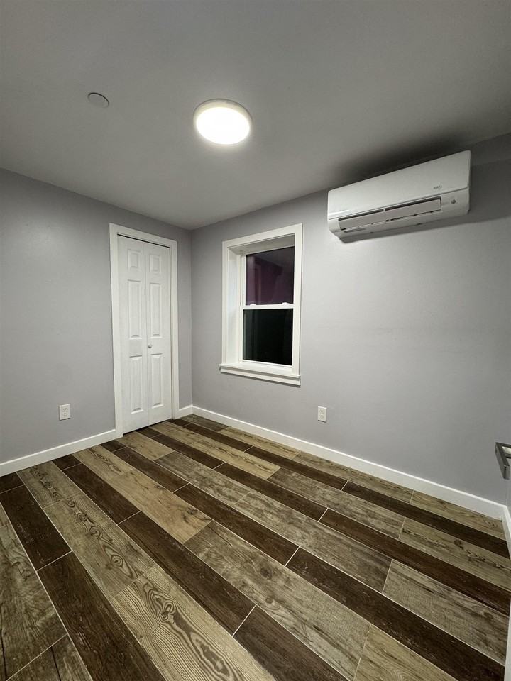 102 Old Bergen Rd #1R - Photo 7 of 14