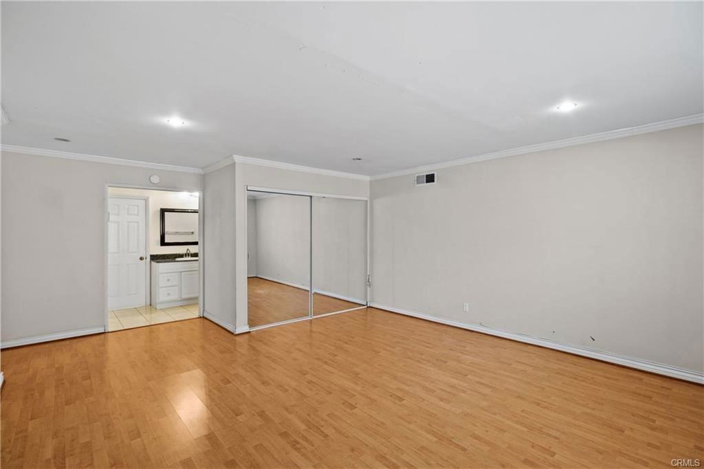 18123 Delano St - Photo 3 of 8