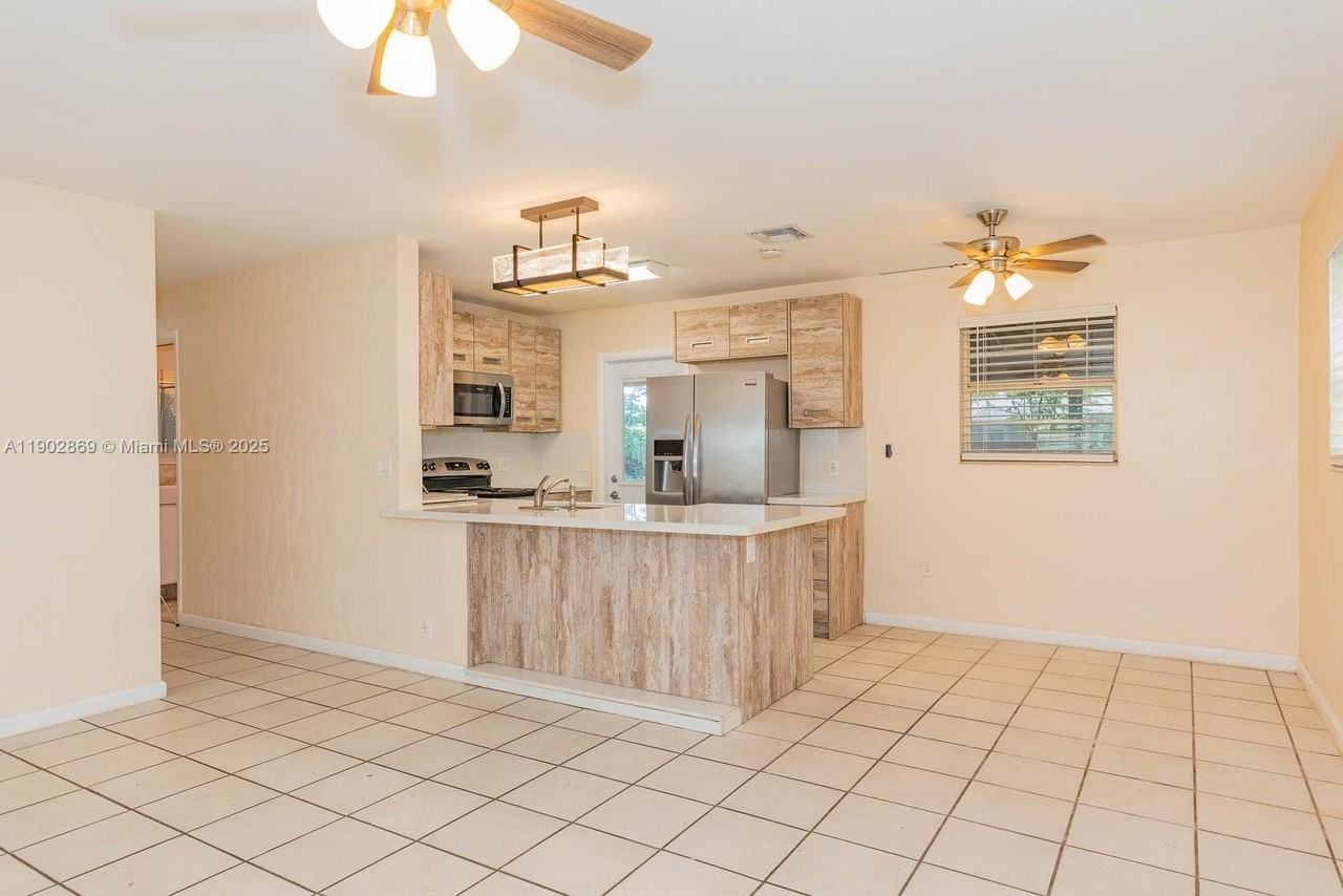 1010 N 69th Way - Photo 3 of 23