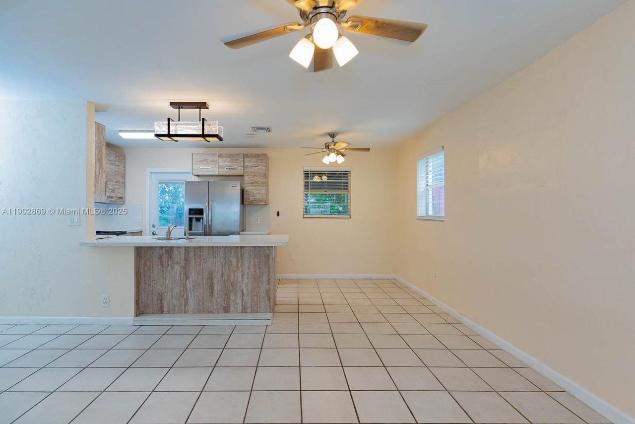 1010 N 69th Way - Photo 4 of 23