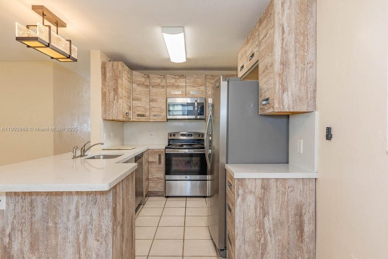 1010 N 69th Way - Photo 5 of 23