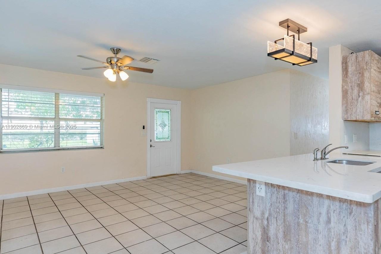 1010 N 69th Way - Photo 6 of 23