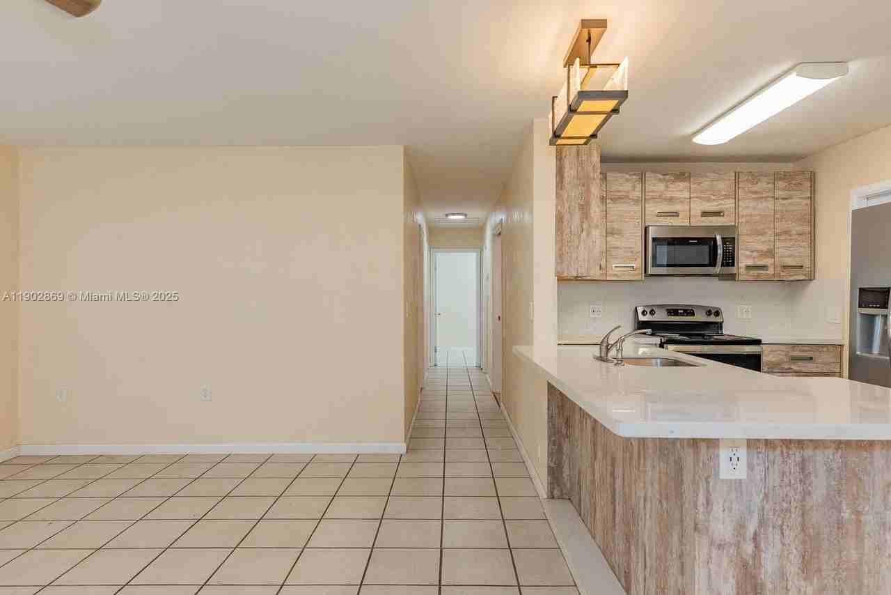 1010 N 69th Way - Photo 7 of 23