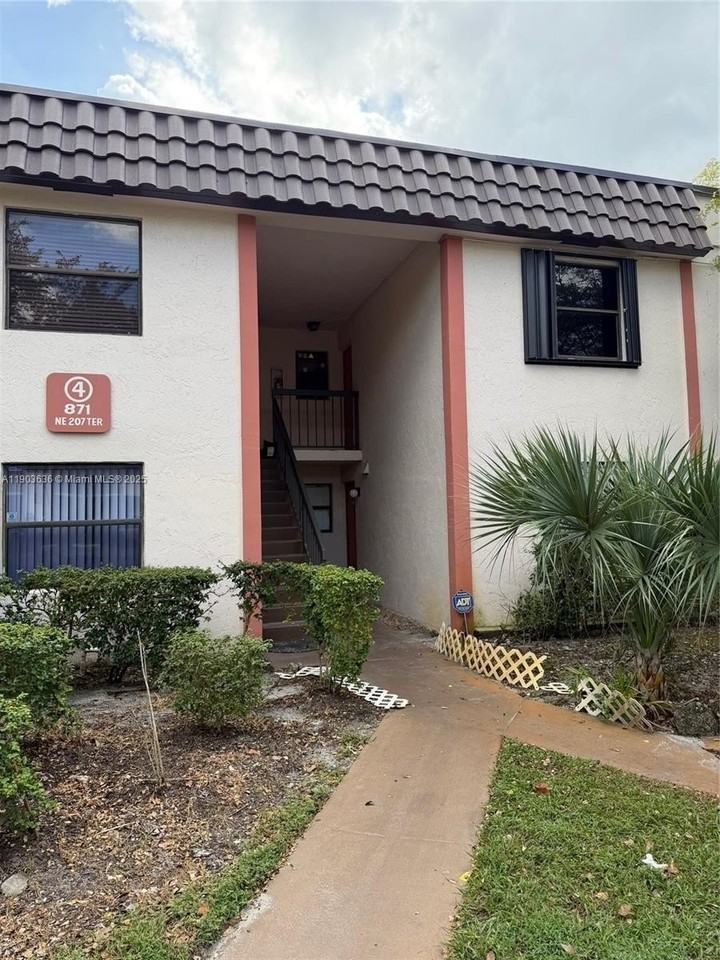 871 Northeast 207th Terrace #4-204