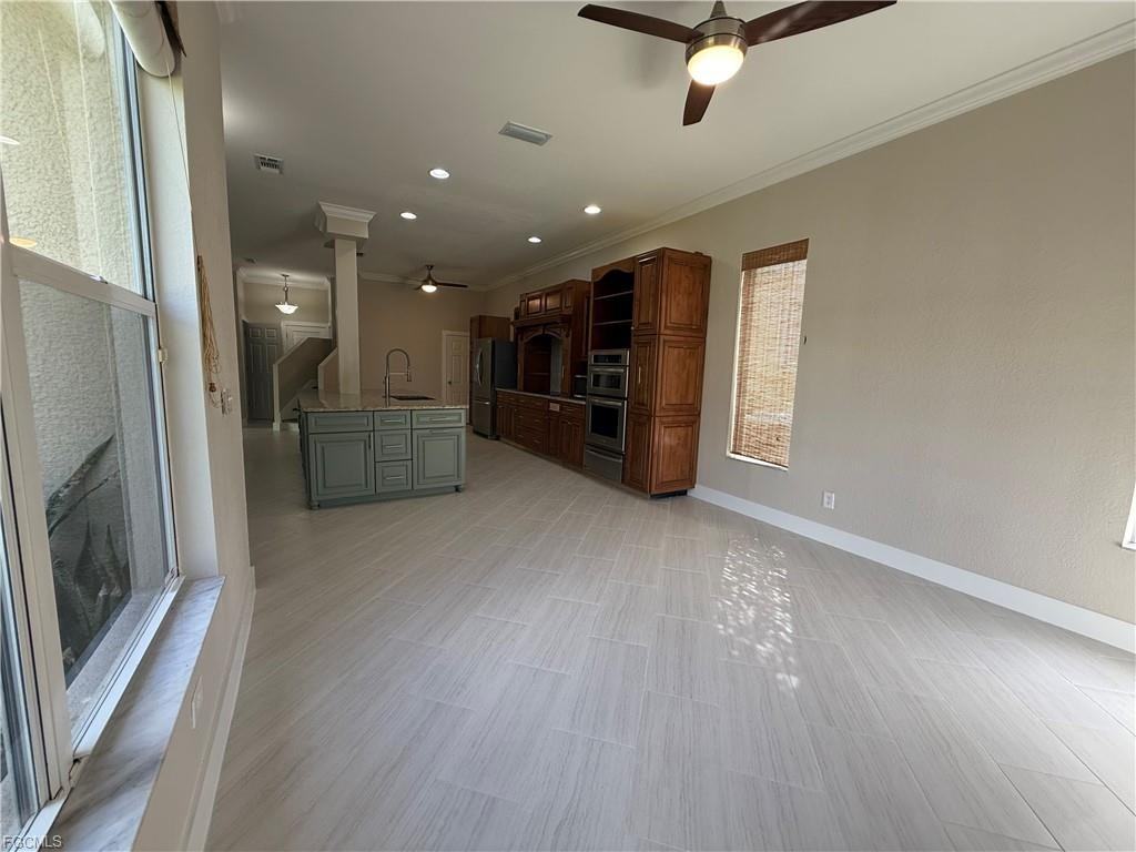 8689 Spring Mountain Way - Photo 4 of 8