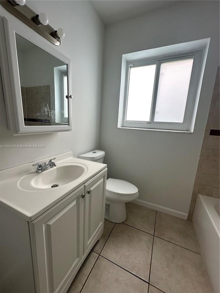 2322 Cleveland St #FR - Photo 6 of 9