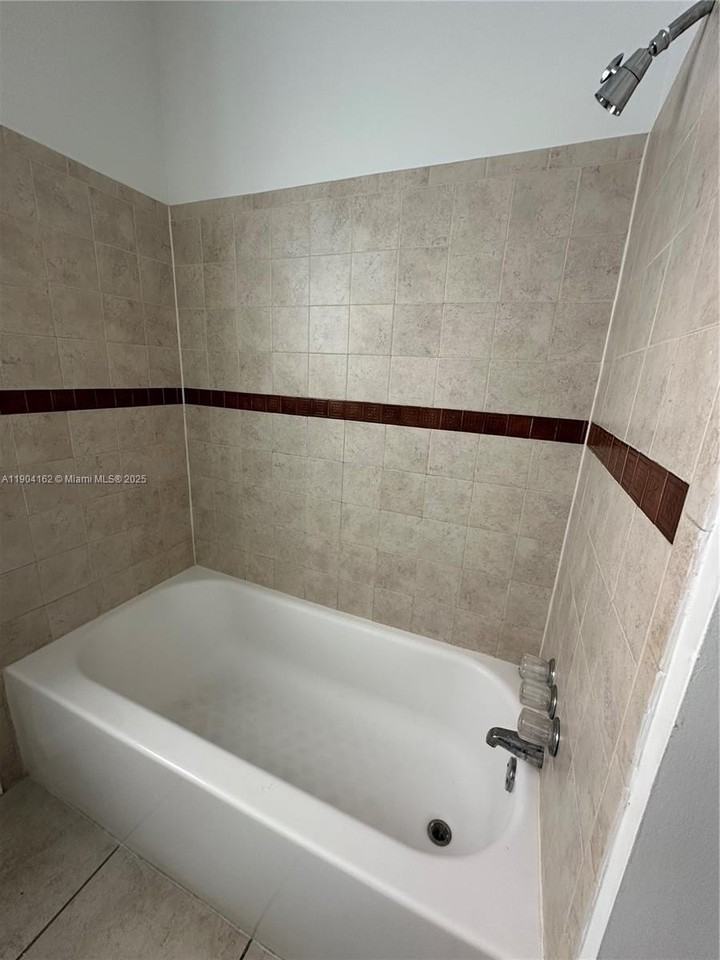 2322 Cleveland St #FR - Photo 7 of 9