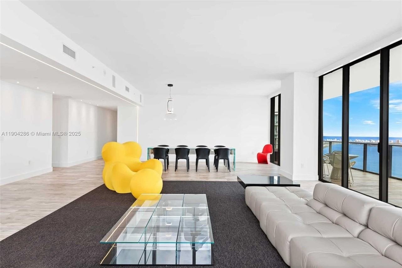 650 Ne 32nd St - Photo 5 of 42