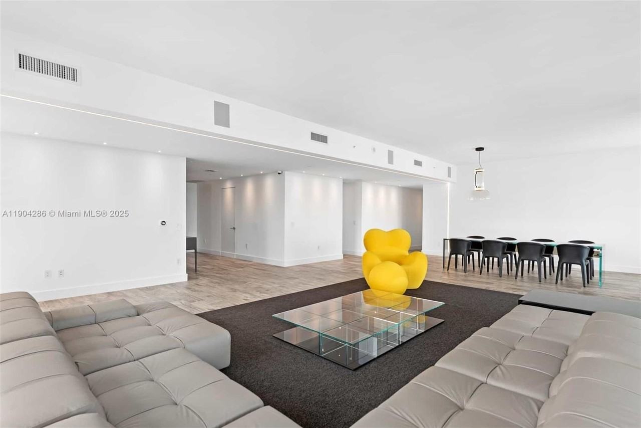 650 Ne 32nd St - Photo 7 of 42