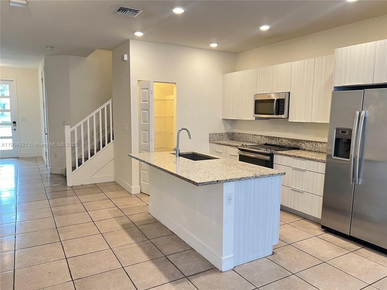 15861 Nw 90th Ct #15861 - Photo 3 of 31