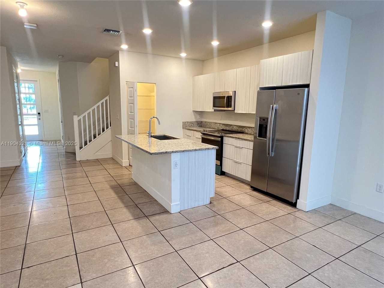 15861 Nw 90th Ct #15861 - Photo 4 of 31