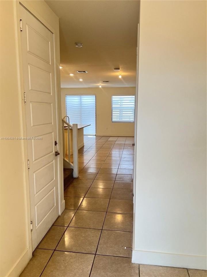 15861 Nw 90th Ct #15861 - Photo 5 of 31