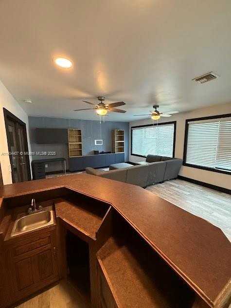 4902 Southwest 87th Place - Photo 7 of 41