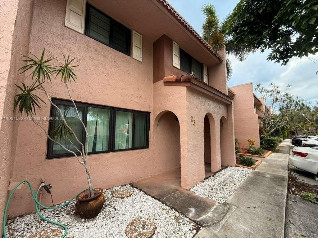 23 North Valencia Drive #2-32 - Photo 3 of 38