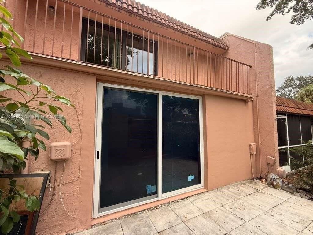 23 North Valencia Drive #2-32 - Photo 4 of 38