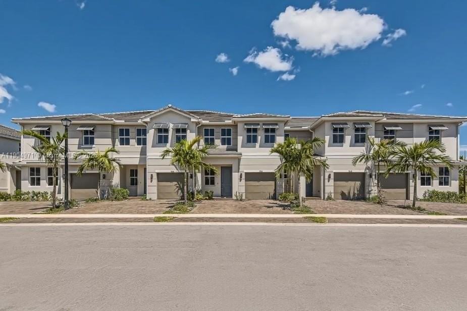 117 Sw 170th Ave #117 - Photo 2 of 22